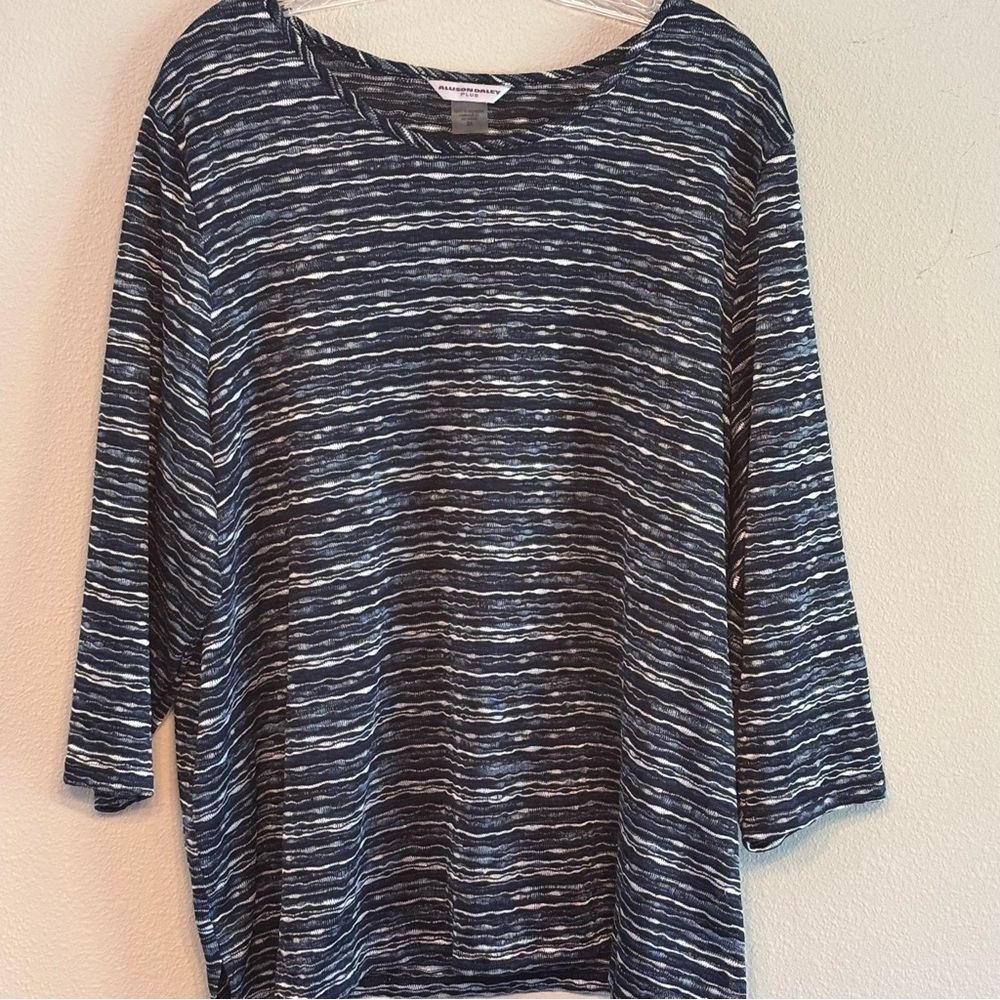 Allison Daley Women's Navy and White Striped Top Size 3X Split Hem Tunic